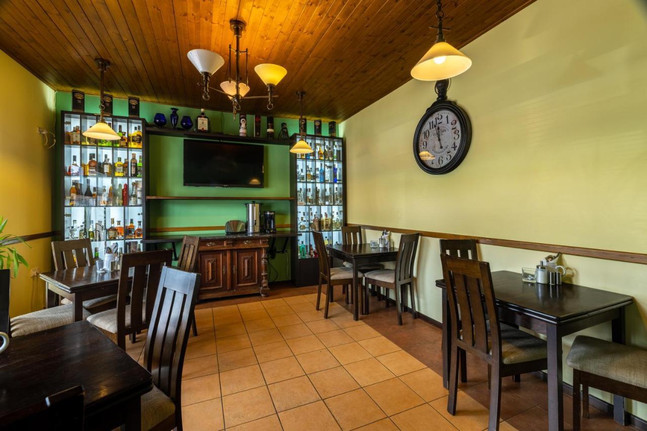 Penzion Rodos - Cafe Prag Exteriör bild