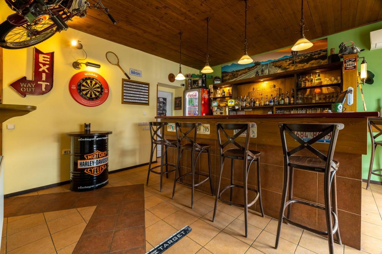 Penzion Rodos - Cafe Prag Exteriör bild