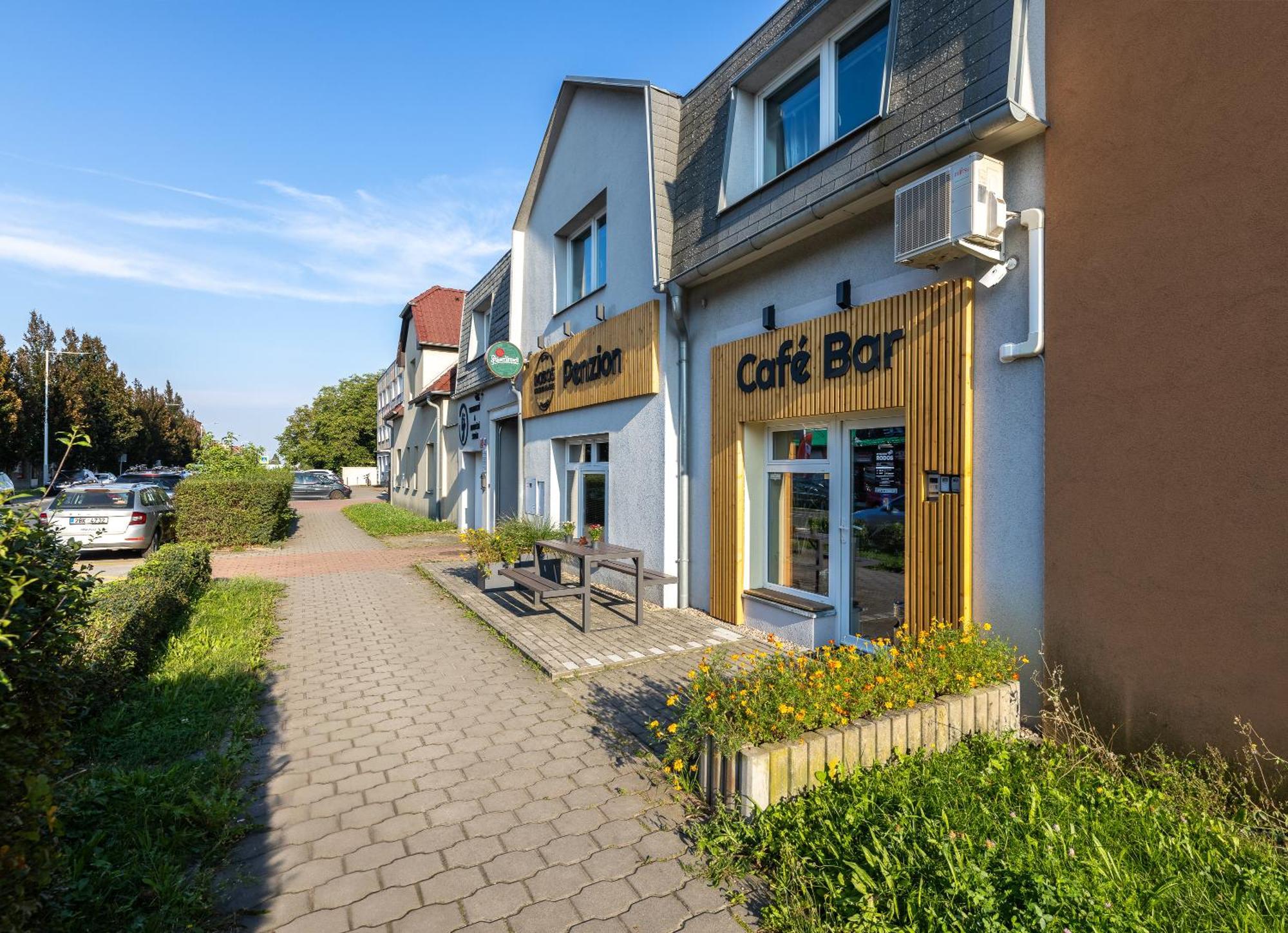 Penzion Rodos - Cafe Prag Exteriör bild